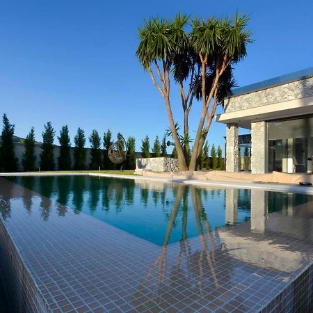 Villa Flamingo - 4 Bedrooms - Private Pool - Next To Renowned Issos Beach & Lake Korission Línia Exteriér fotografie